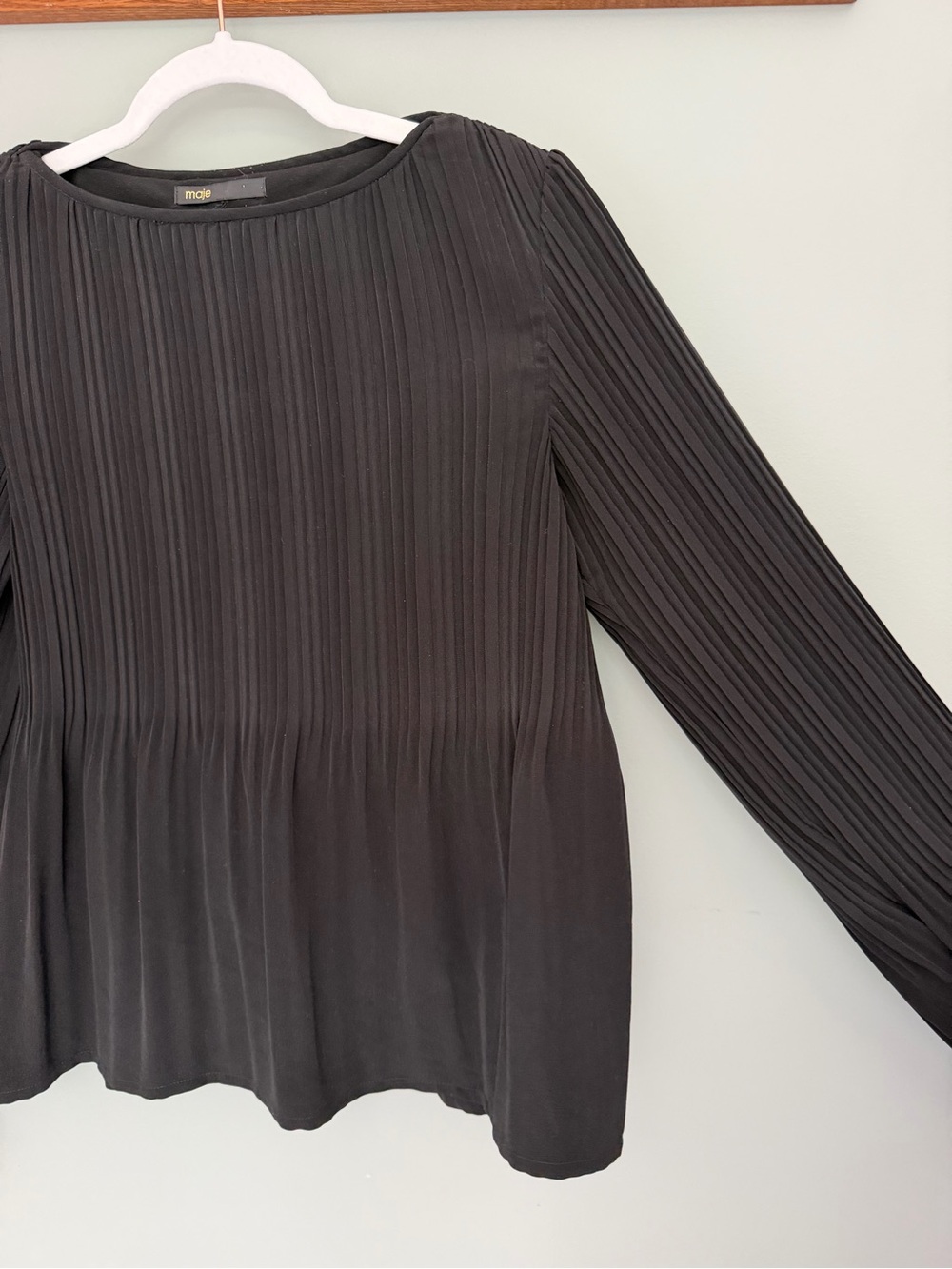 Maje "Lockin" Crepe Boat Neck Long Sleeve Black Pleated Blouse - Picture 7 of 17